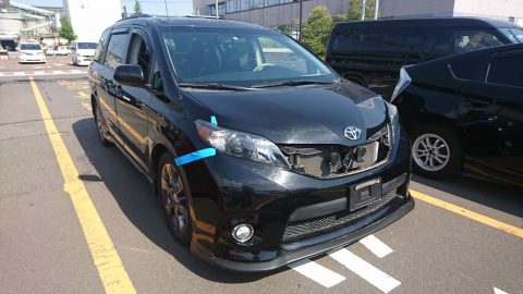 逆輸入車の車検もフレックスドリーム仙台東店へ！　ＵＳ車のヘッドライトの加工もお任せ下さい💪